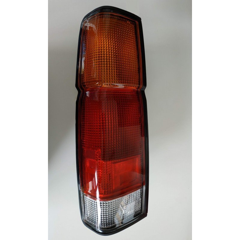 Foco Trasero Derecho Nissan Versa 2012