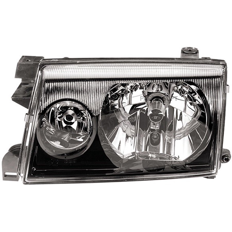 Focos delanteros Nissan Terrano 2012