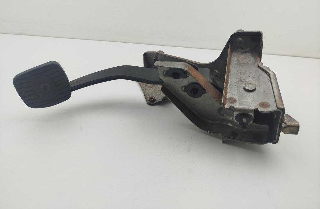 Pedal de Embrague Nissan Tiida 2011